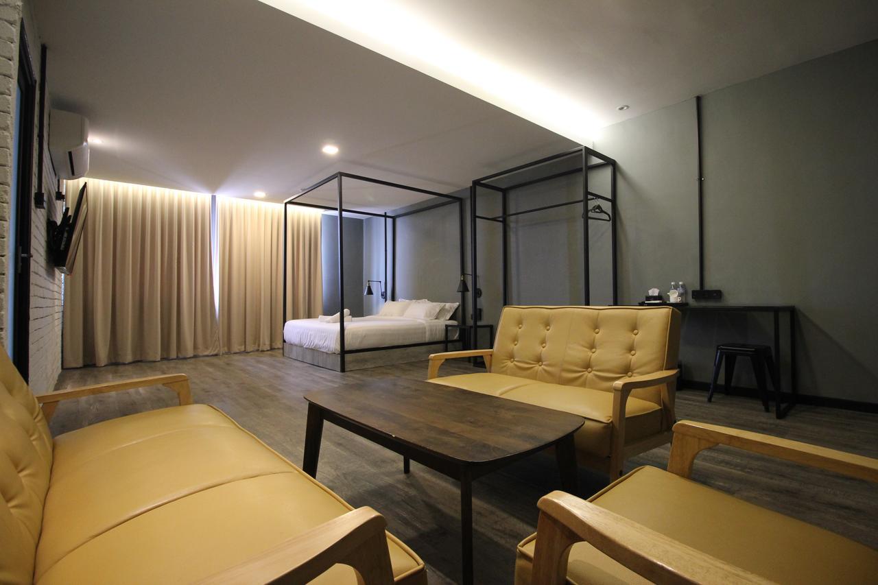 68 Boutique Hotel Sitiawan Exterior photo